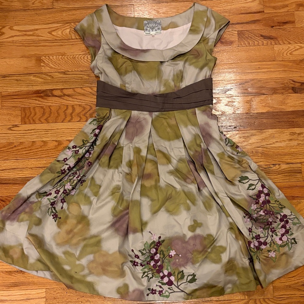 Floreat Dress with Olive and Plum Floral Design